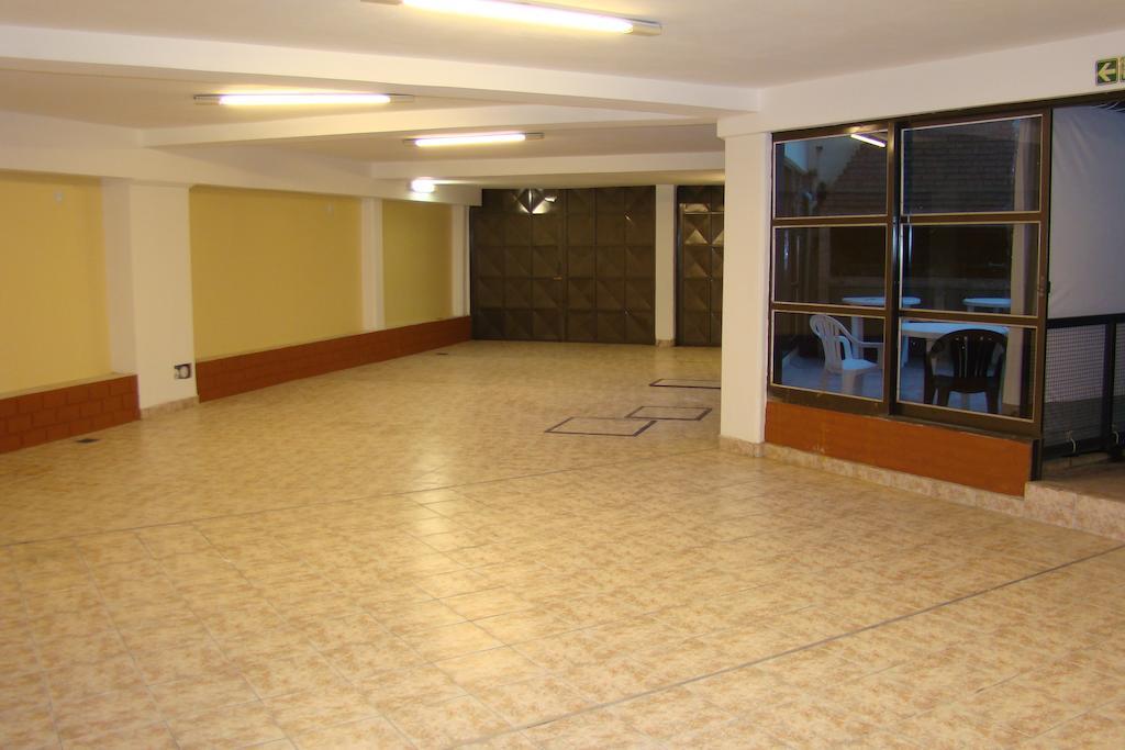 Hotel Temu Villa Carlos Paz Bagian luar foto